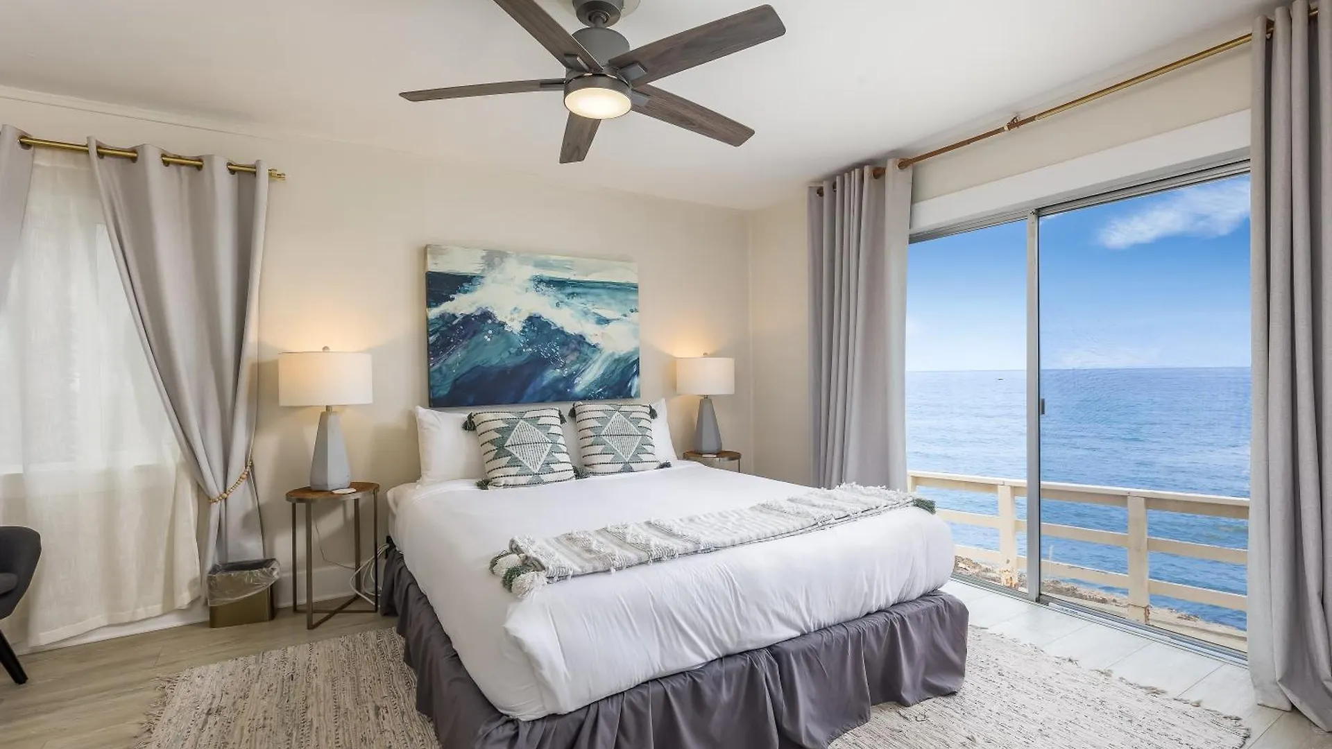 P1486m - Cliffs Oceanfront San Diego
