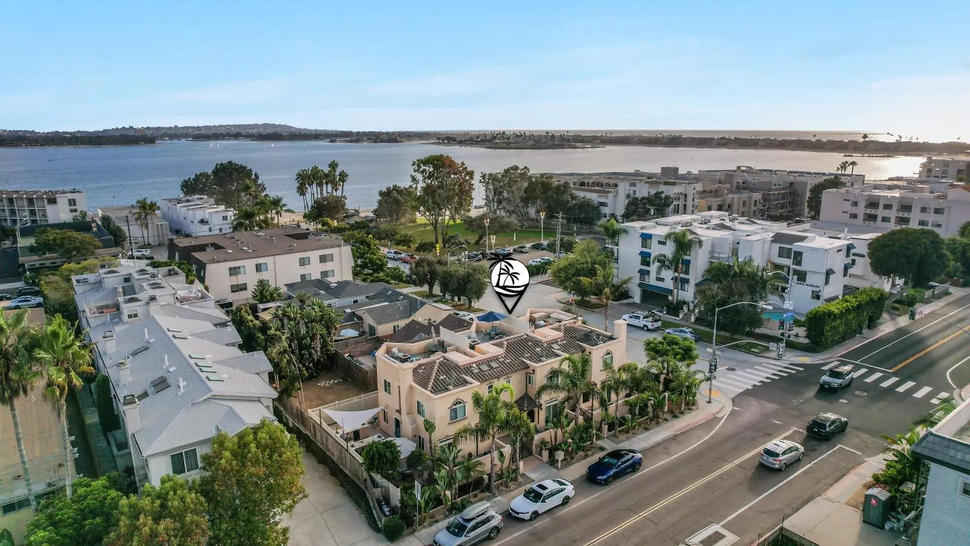 Dreamin Luxury Water View Ac Garage Fast Wifi Rooftop Patio 5175 Holiday home *