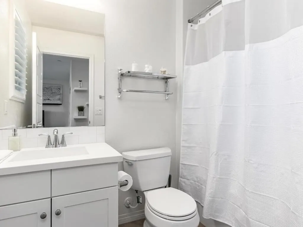 Need Is 4 Beds And A Luxury Yard Holiday home San Diego