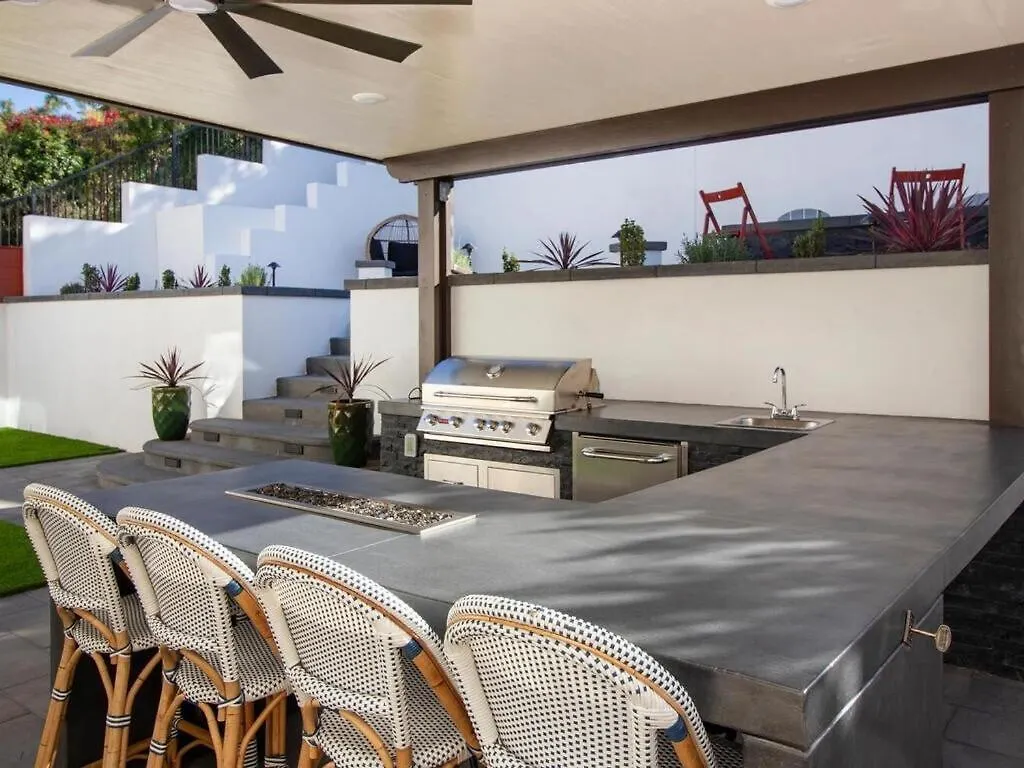 Holiday home Need Is 4 Beds And A Luxury Yard San Diego