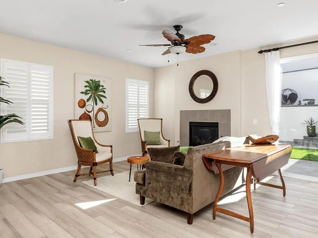 Need Is 4 Beds And A Luxury Yard Holiday home