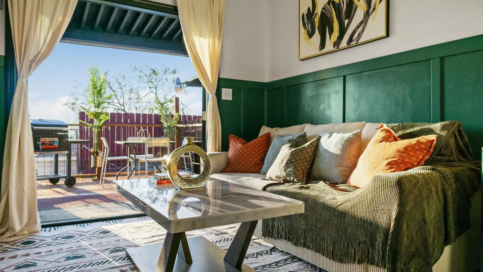 Entire Private 1-bedroom With Hot Spa, 1 Gbps Wi-fi, Parking, View *