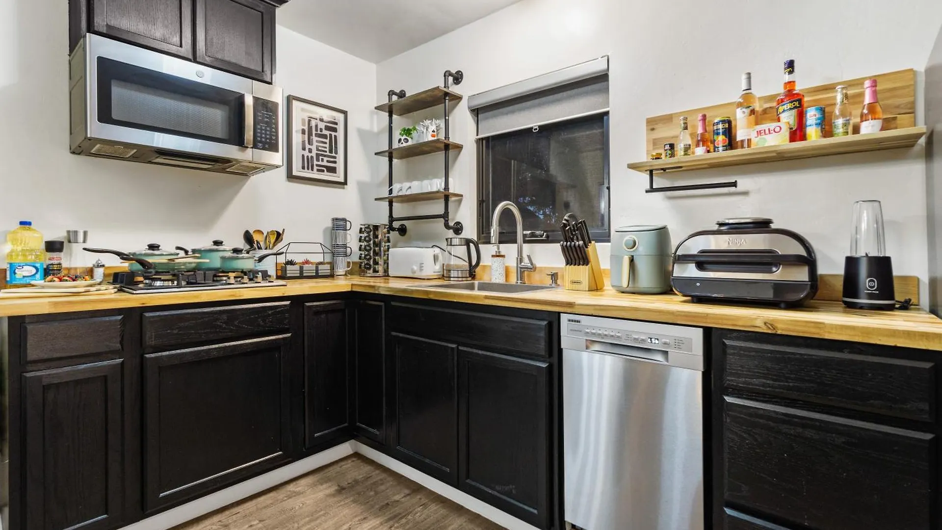 Entire Private 1-bedroom With Hot Spa, 1 Gbps Wi-fi, Parking, View * San Diego