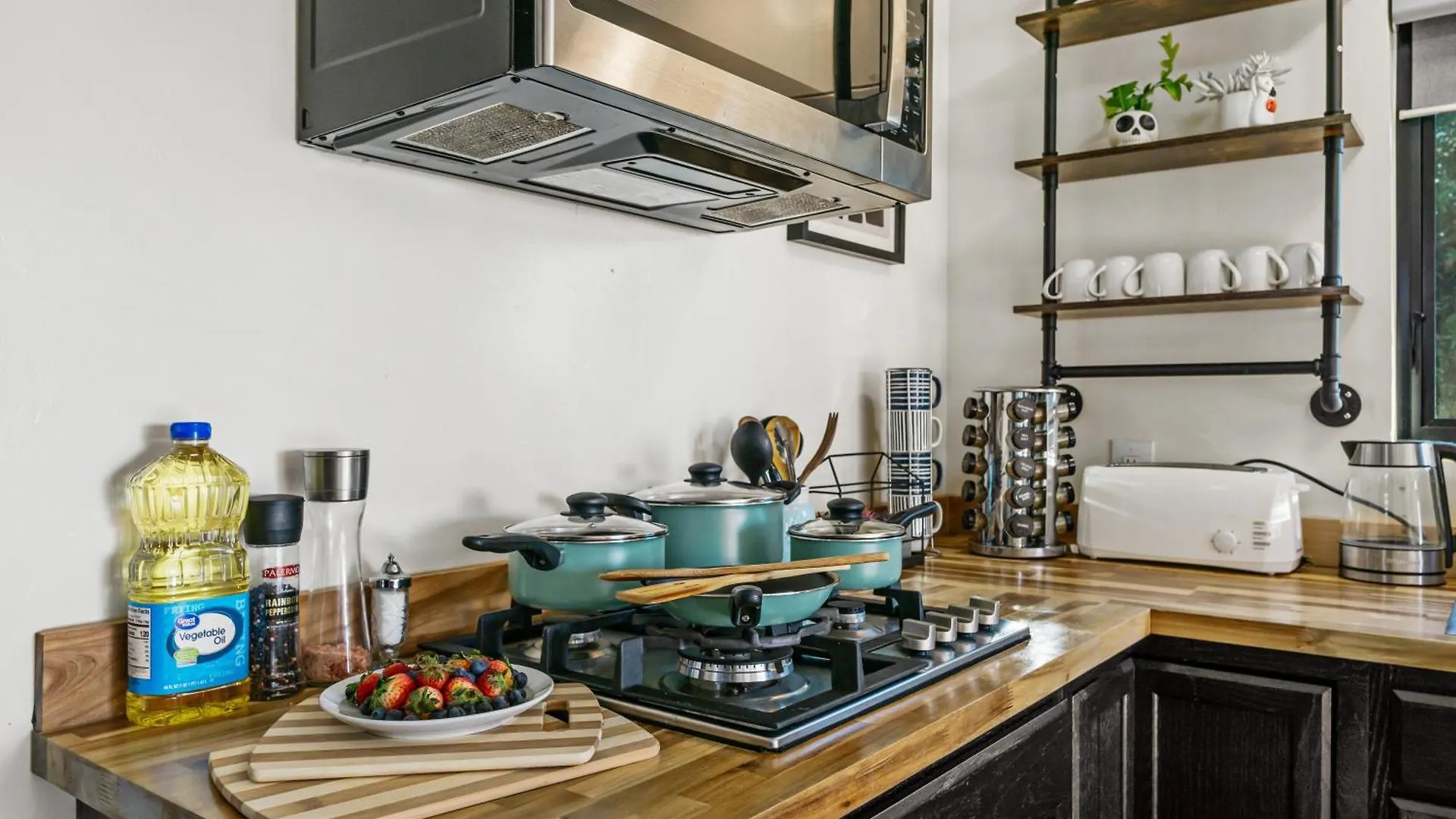 Entire Private 1-bedroom With Hot Spa, 1 Gbps Wi-fi, Parking, View *