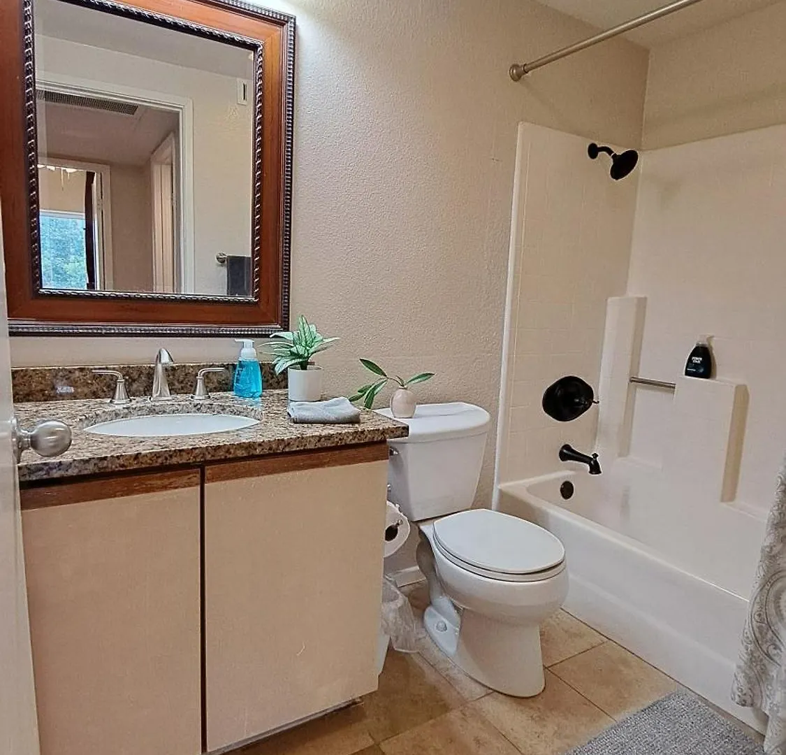 New Corner 2-story One Bedroom Venetian Vacation La Jolla Luxury Furnished Near And Utc Mall Apartment *