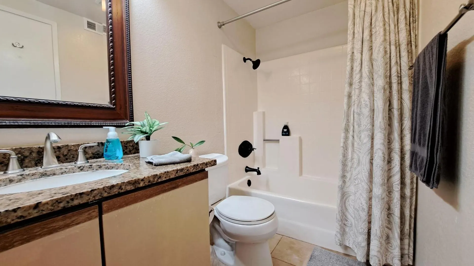 Apartment New Corner 2-story One Bedroom Venetian Vacation La Jolla Luxury Furnished Near And Utc Mall *
