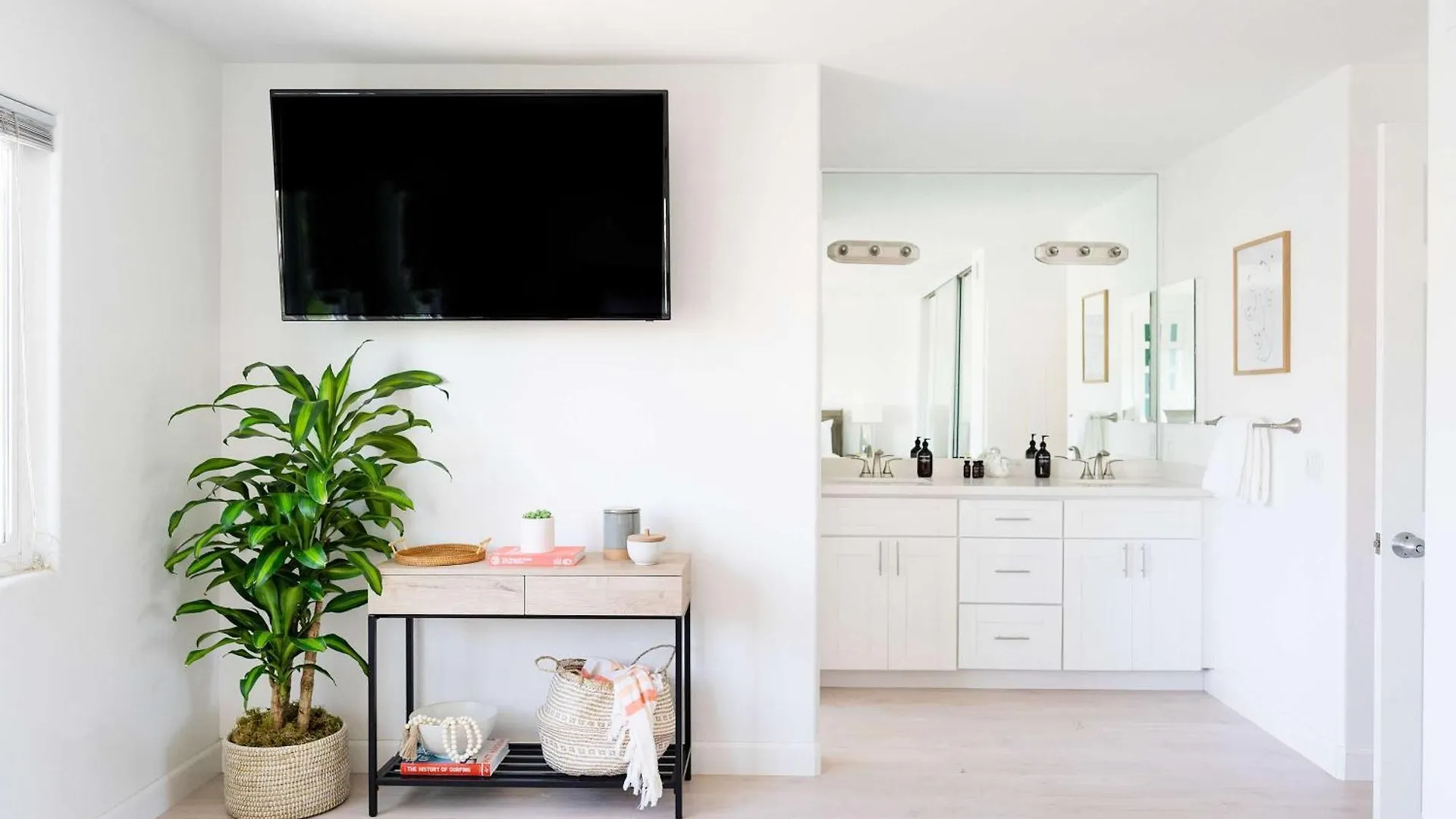 Pacific Designer's Dream Holiday home