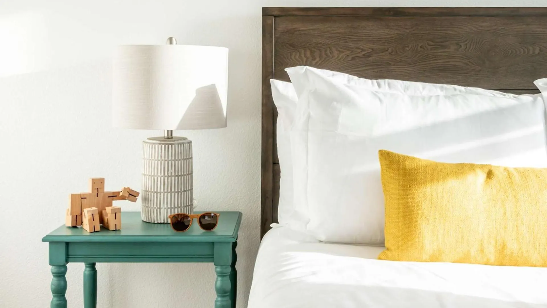 Walk To The Stylish Coastal Retreat Holiday home San Diego