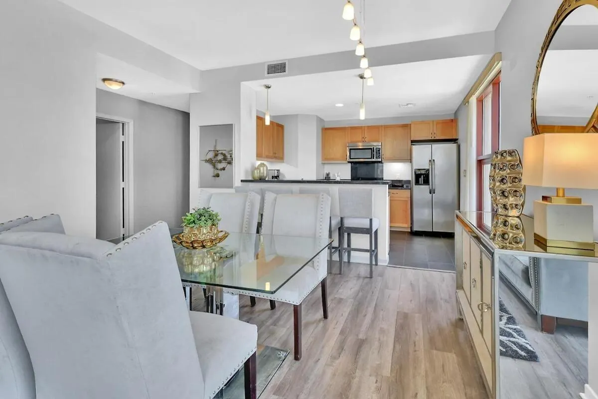 Gaslamp 2 Bed Penthouse Petco Park Convention Ctr