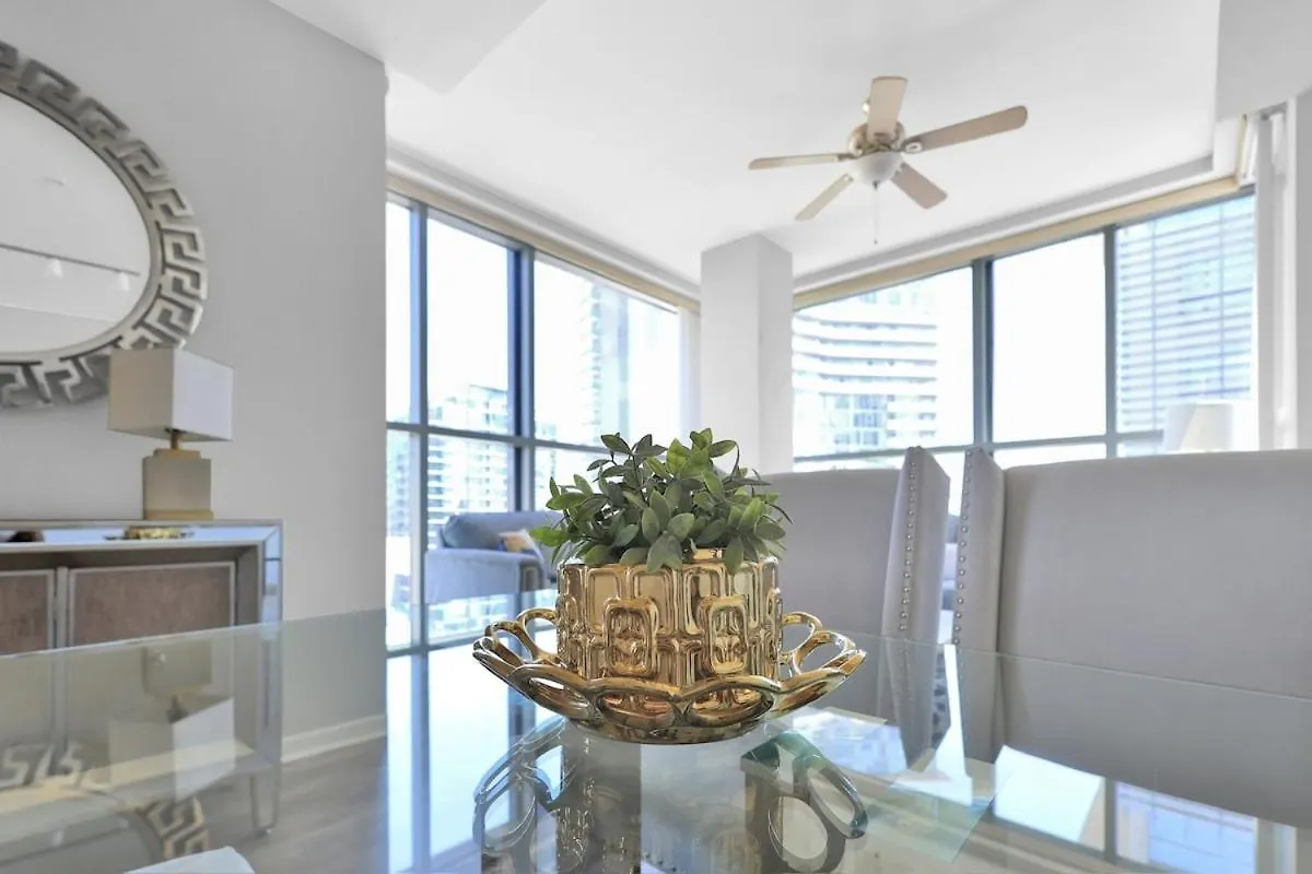 Gaslamp 2 Bed Penthouse Petco Park Convention Ctr