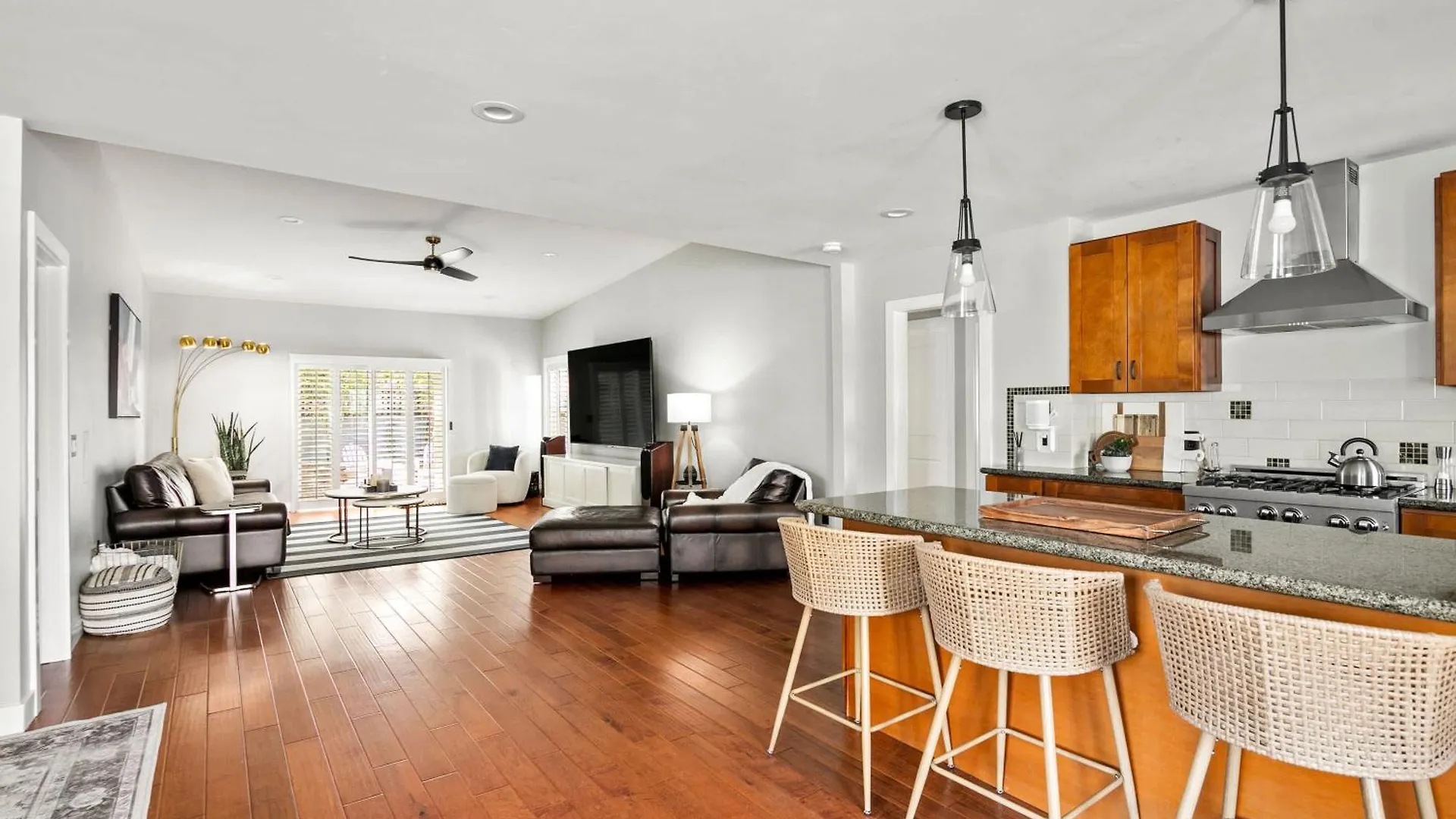 Cozy 3br Steps To Dining & Attractions Holiday home