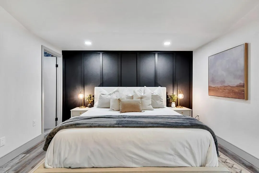 Holiday home Luxe W Pool & Firepit, Bachelorette Friendly *