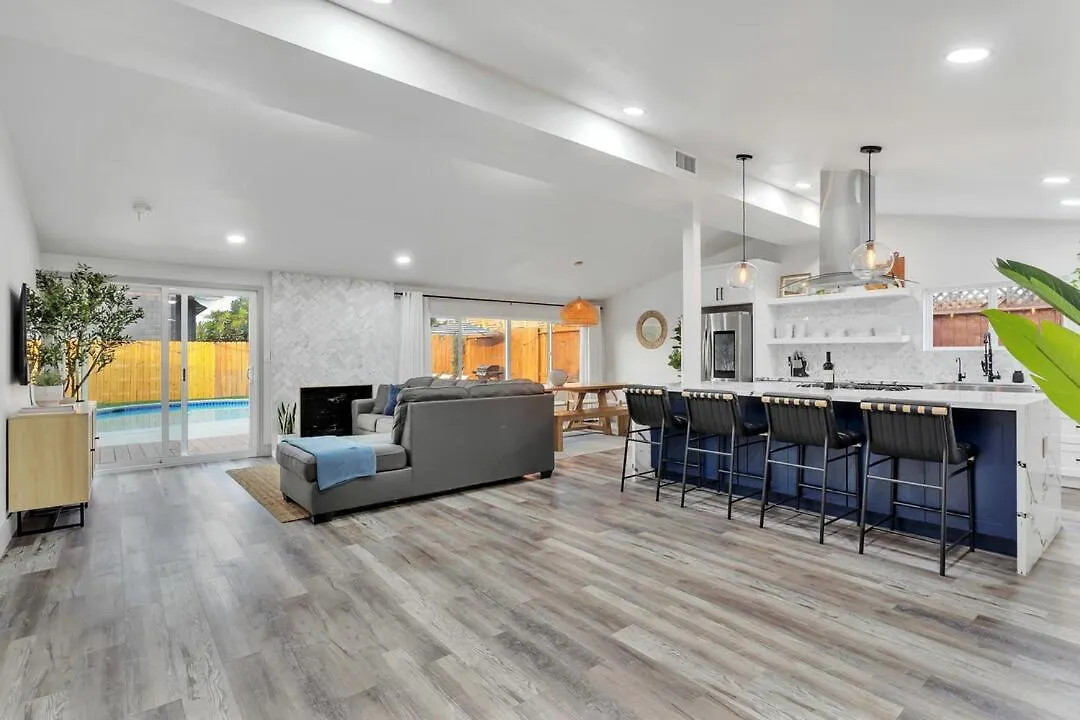 Luxe W Pool & Firepit, Bachelorette Friendly *