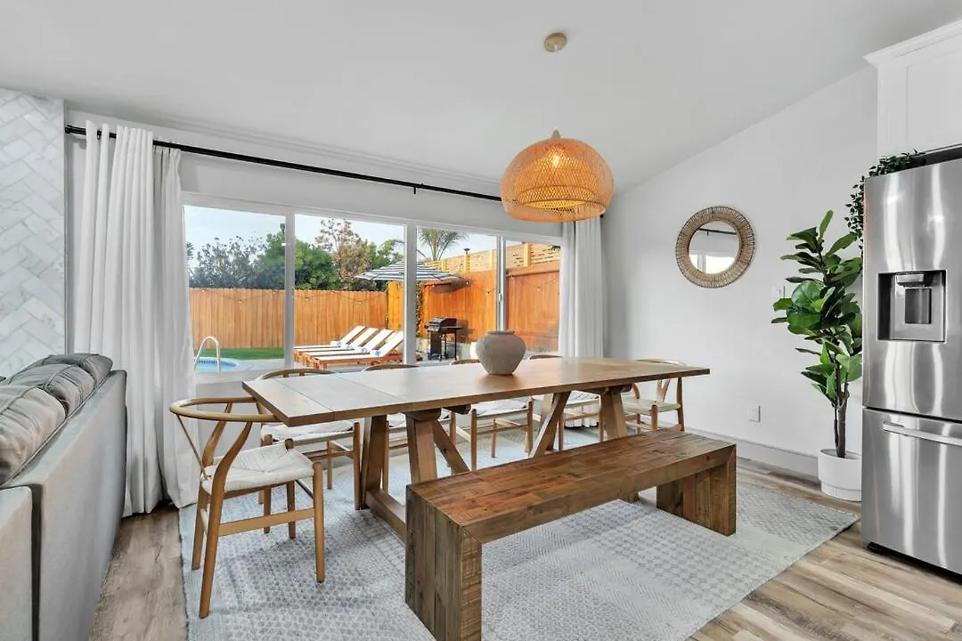 Luxe W Pool & Firepit, Bachelorette Friendly *