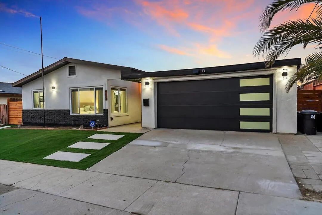 Luxe W Pool & Firepit, Bachelorette Friendly *
