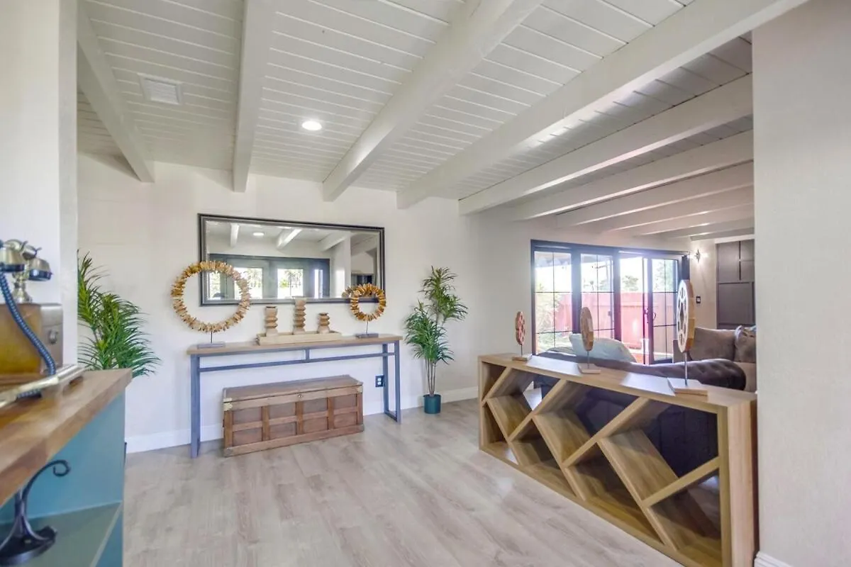 Entire Private Luxury 3-bedroom W Gated Yard, 100 Inch Tv, 1 Gbps Wifi * San Diego