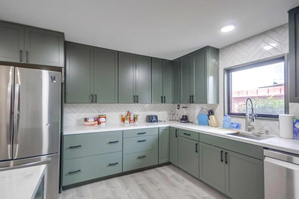 Entire Private Luxury 3-bedroom W Gated Yard, 100 Inch Tv, 1 Gbps Wifi Сasa de vacaciones San Diego