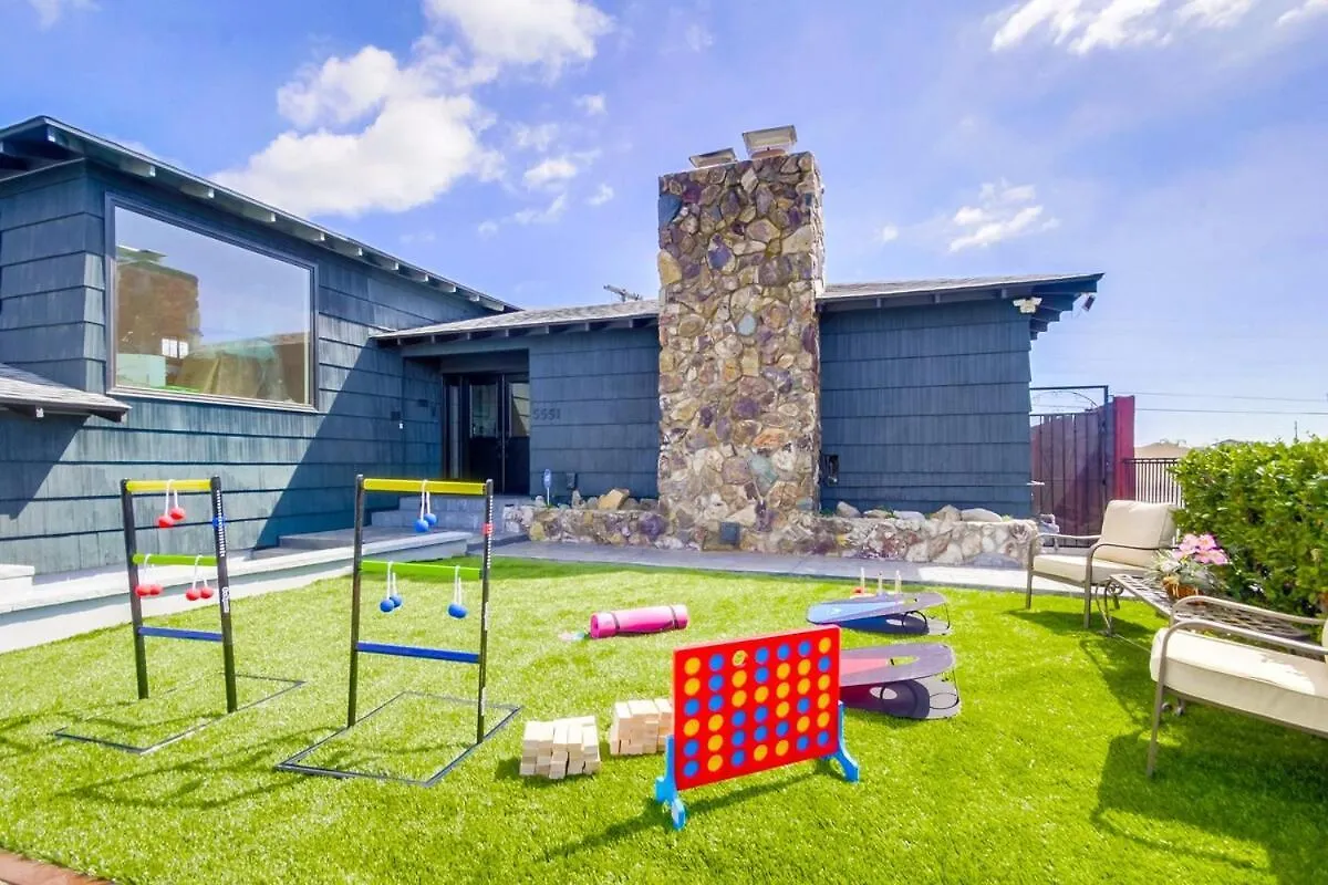 Entire Private Luxury 3-bedroom W Gated Yard, 100 Inch Tv, 1 Gbps Wifi San Diego