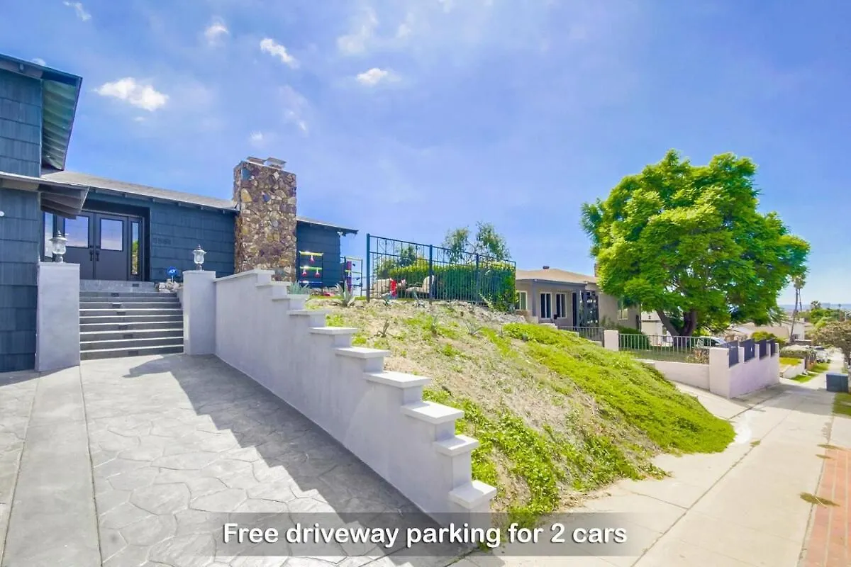 Entire Private Luxury 3-bedroom W Gated Yard, 100 Inch Tv, 1 Gbps Wifi * San Diego