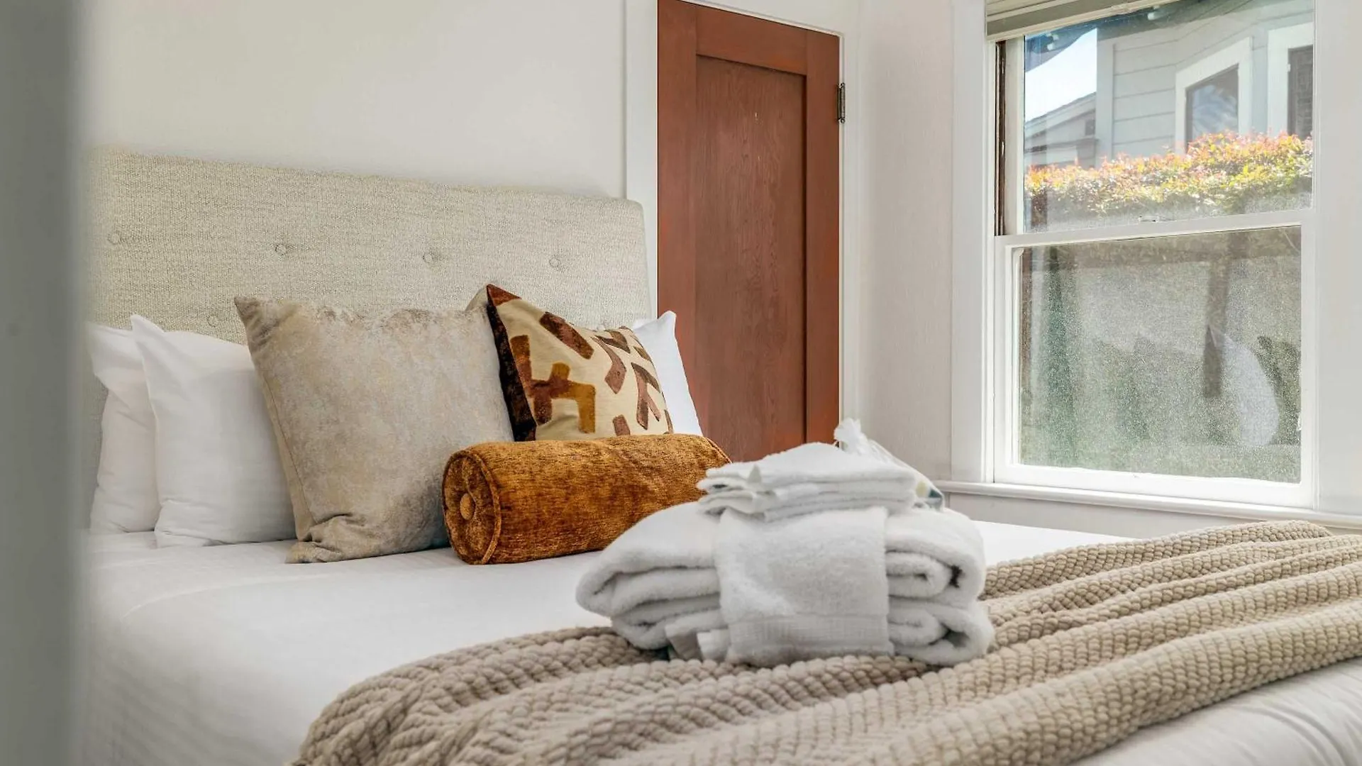 Falcon Street Retreat - Your Cozy Getaway *