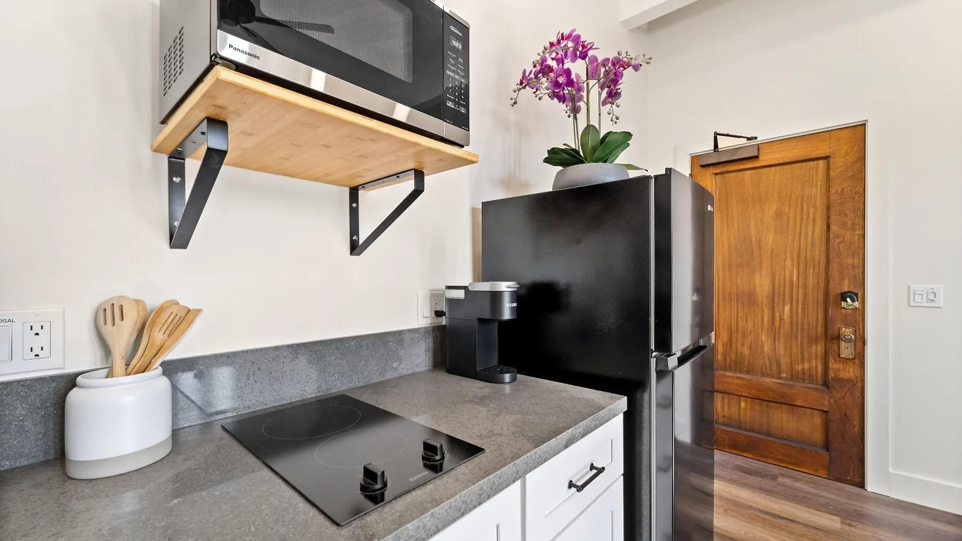 Renovated In Historic Holiday home San Diego
