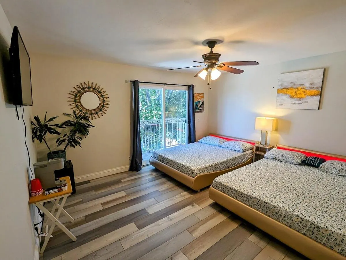 Holiday home 4 Bedrooms With 2 Private Baths