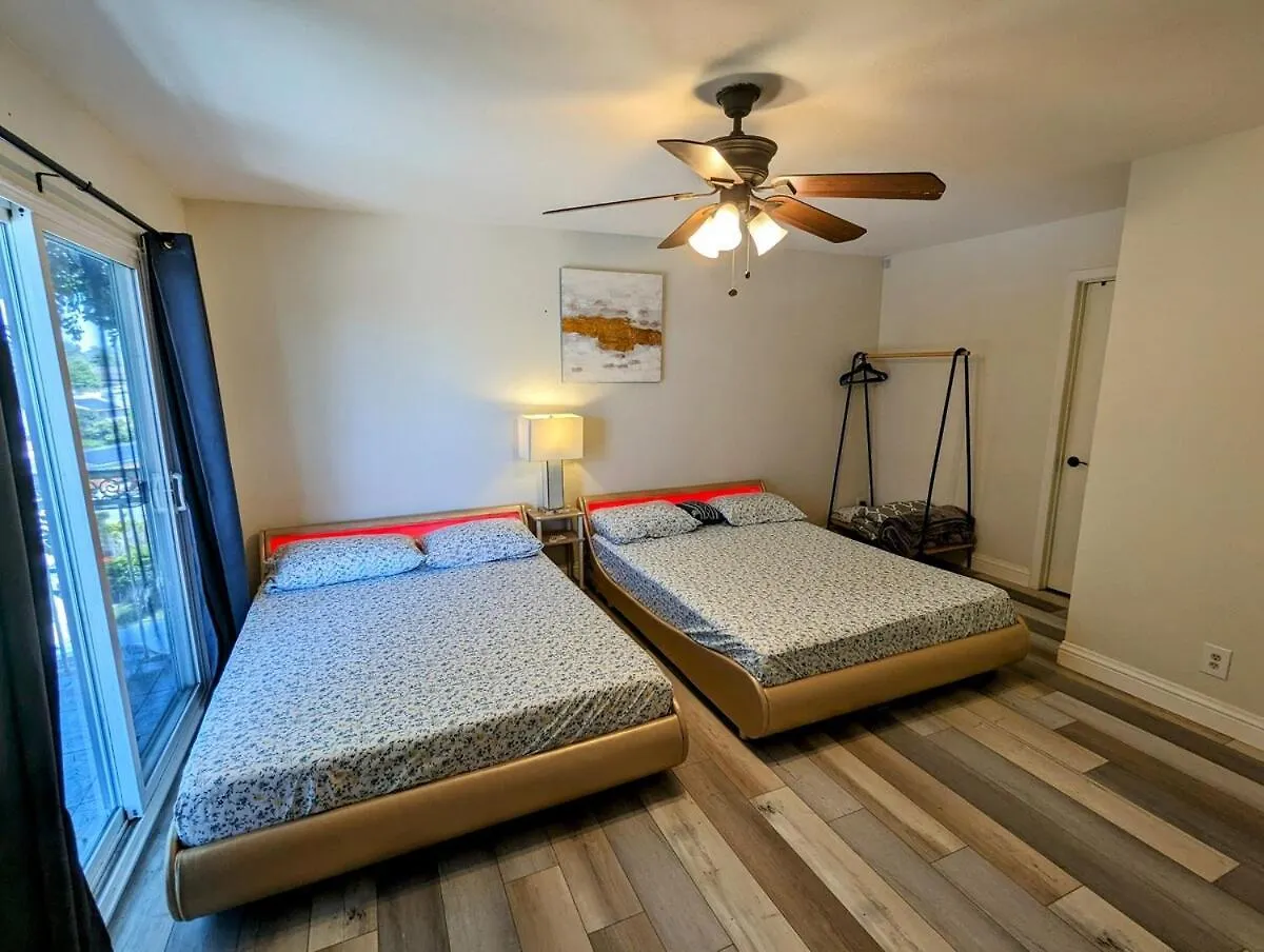 4 Bedrooms With 2 Private Baths * San Diego
