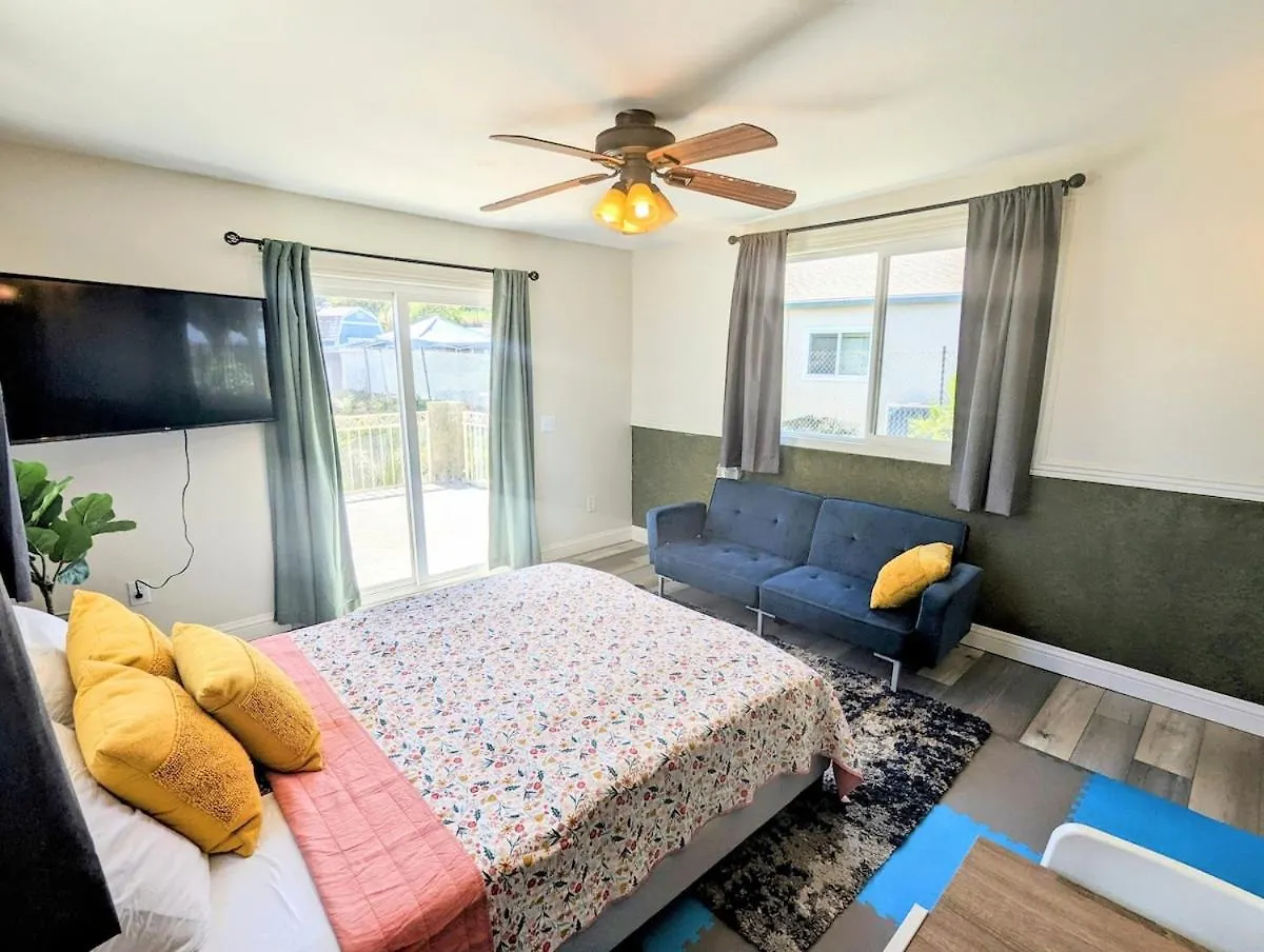 4 Bedrooms With 2 Private Baths