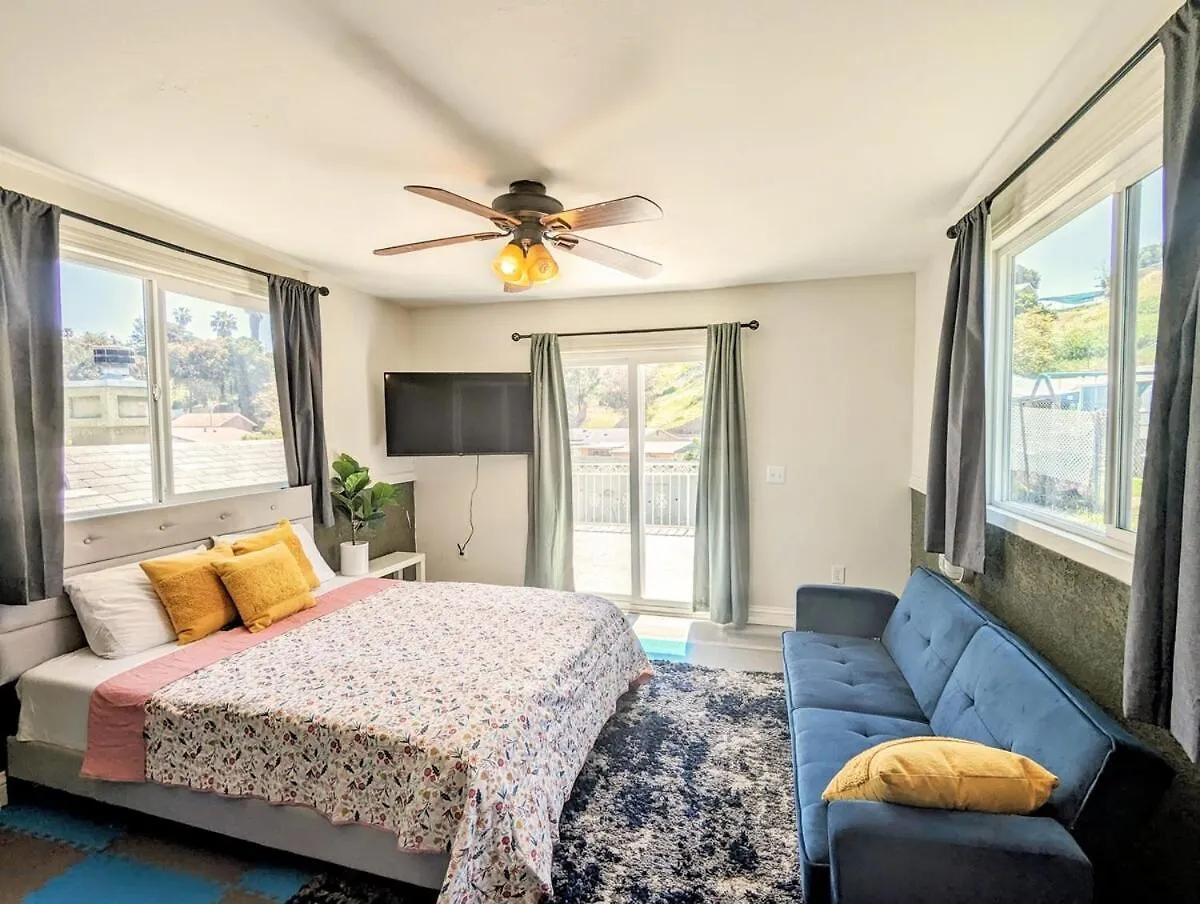 Holiday home 4 Bedrooms With 2 Private Baths San Diego
