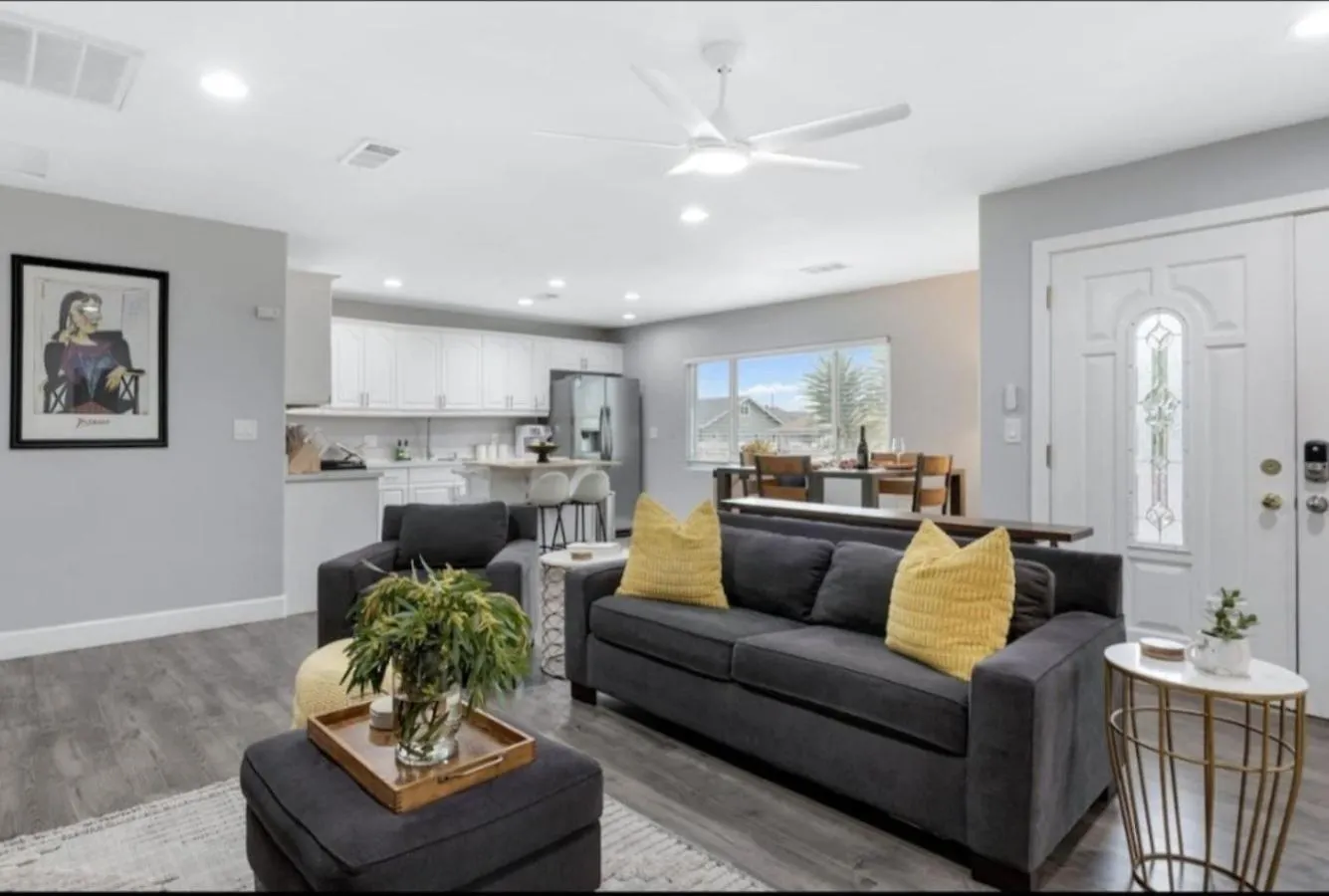 5 Units Allows 26 Guests Heated Pool Option And