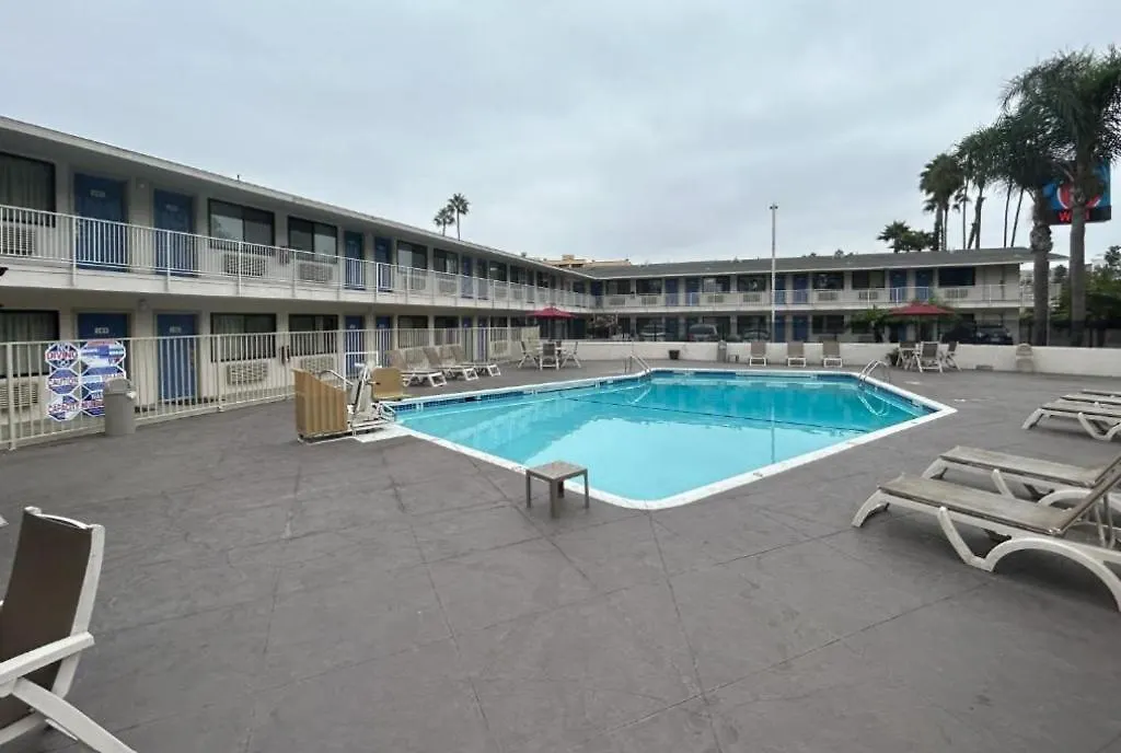 6 San Diego, Ca Circle Mission Valley 2*