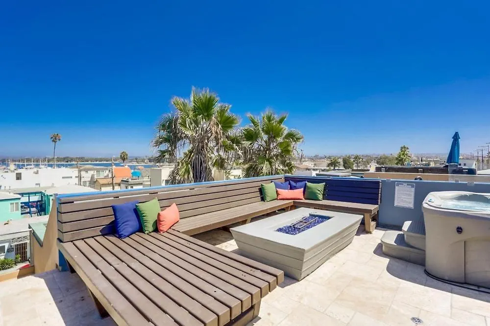 Ocean Breeze 1 Holiday home *