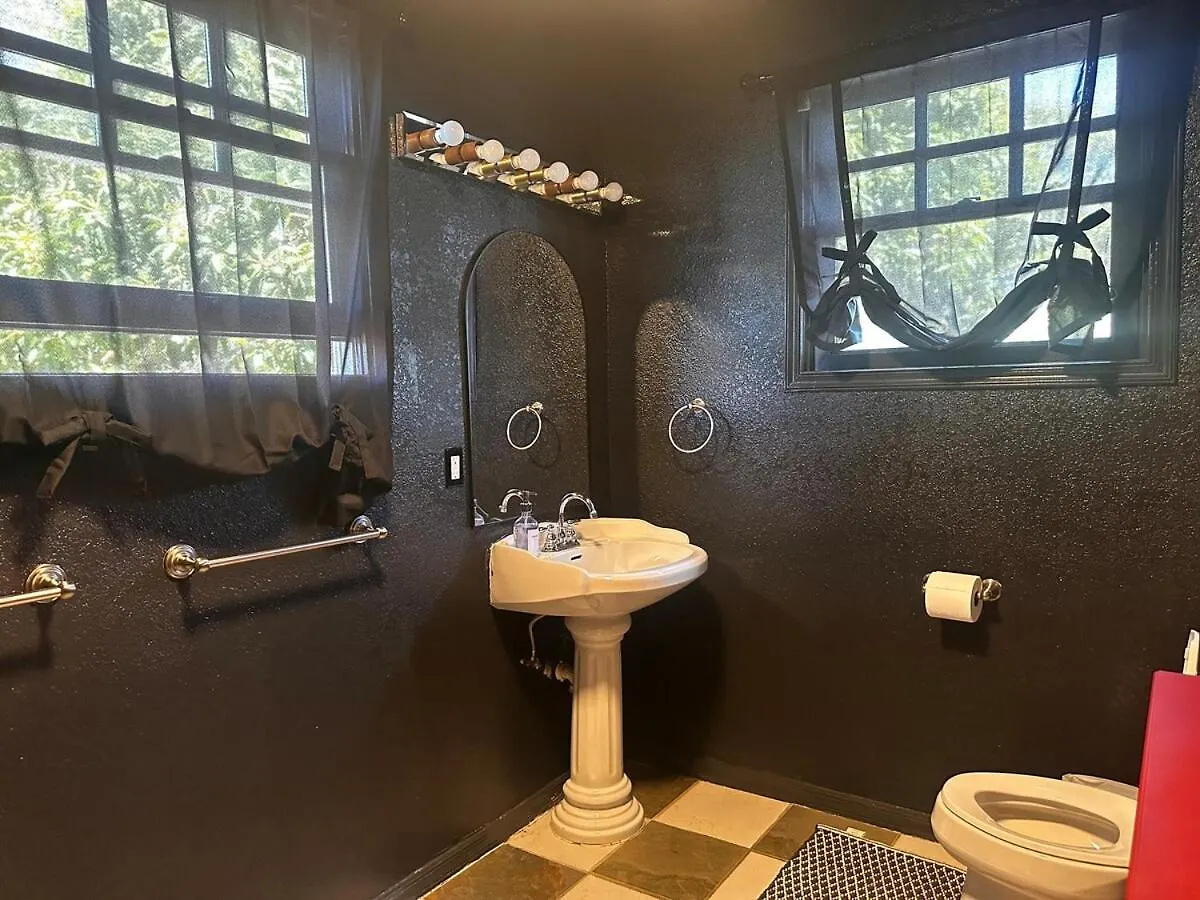 Cozy Queen Walk To Downtown & Balboa Park * San Diego
