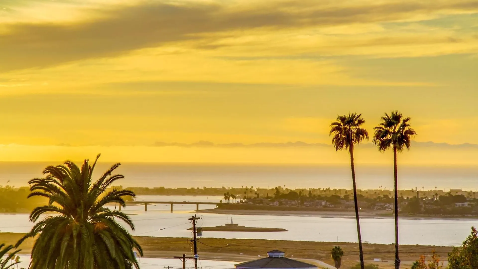 Holiday home Panoramic Ocean Sunset Views With Heated Pool & Location *