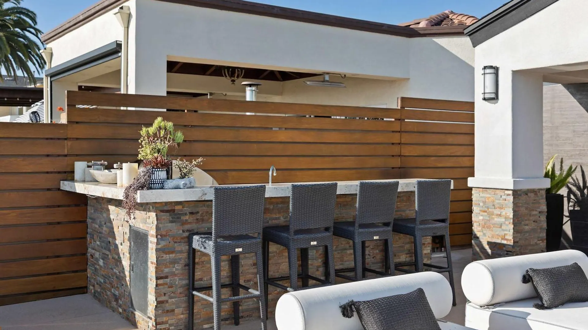 Holiday home Panoramic Ocean Sunset Views With Heated Pool & Location *