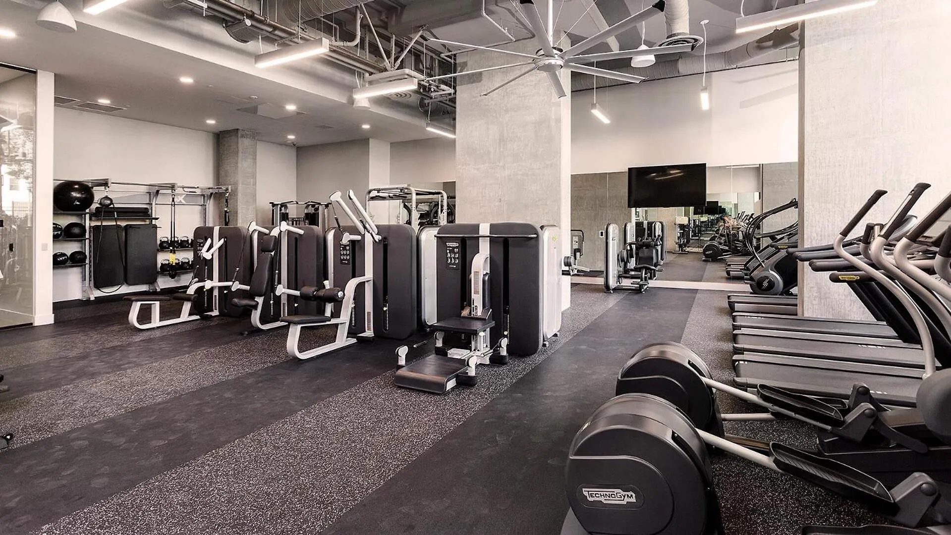Luxury 1bedroom 1bath Gaslamp Quarter Petco Park Apartment San Diego