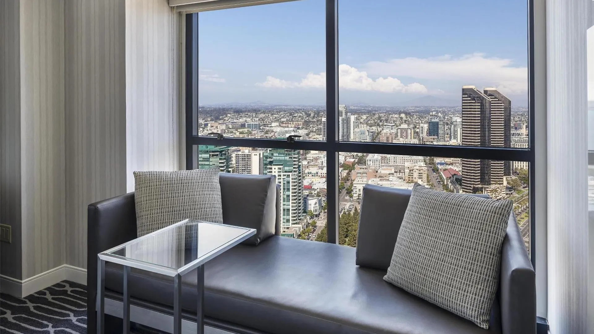 Hotel Manchester Grand Hyatt 4*