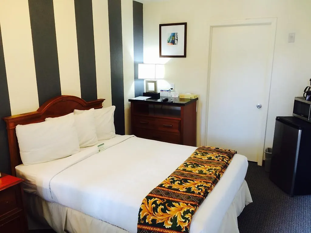 여관 West Park Inn- Extended / Weekly Rates Available