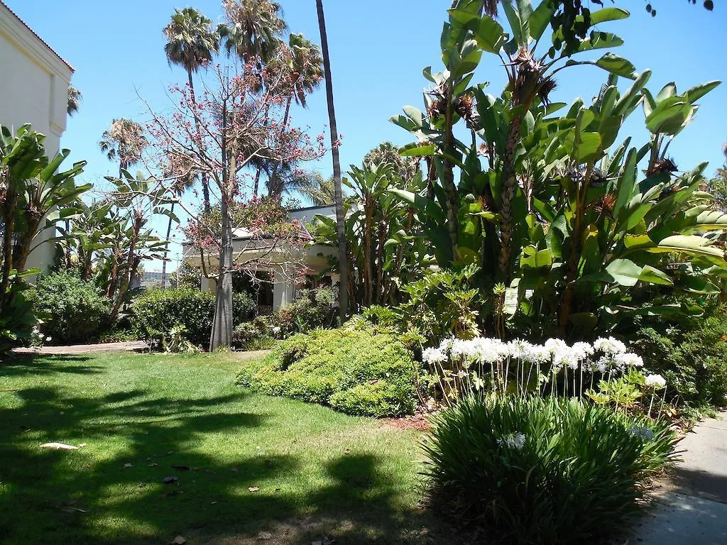 Mission Valley 3*