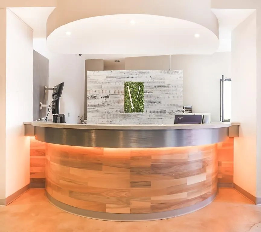 Vantaggio Suites San Diego