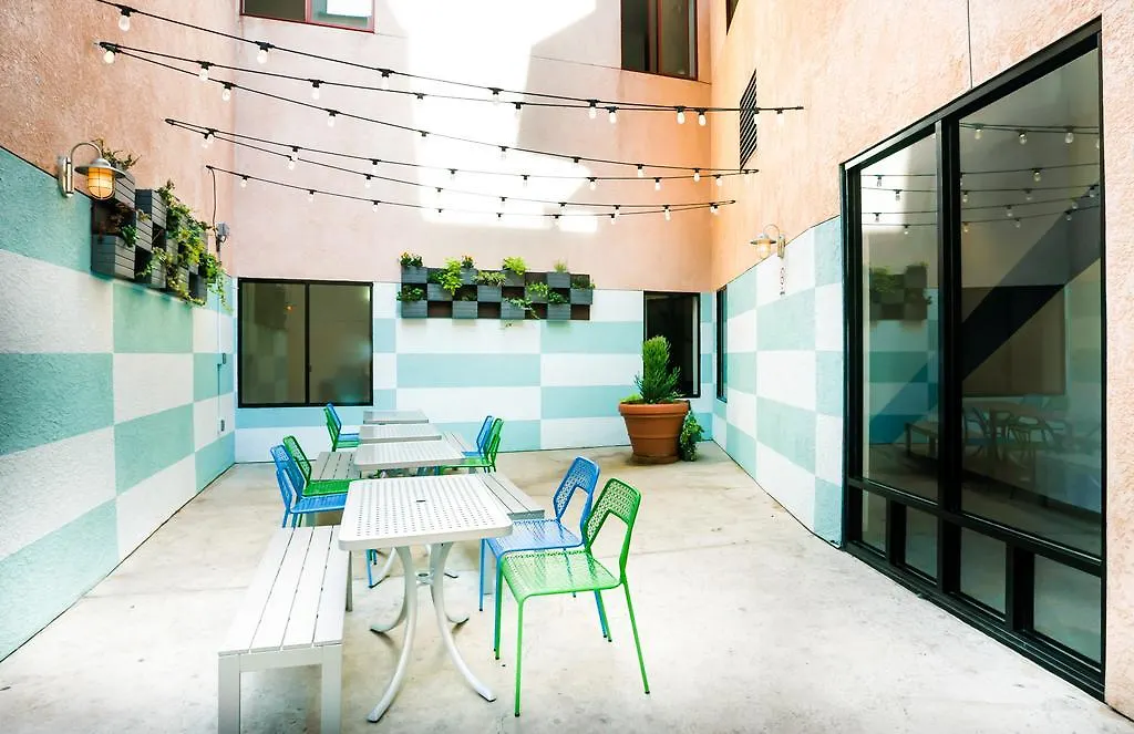 Aparthotel Vantaggio Suites 2*