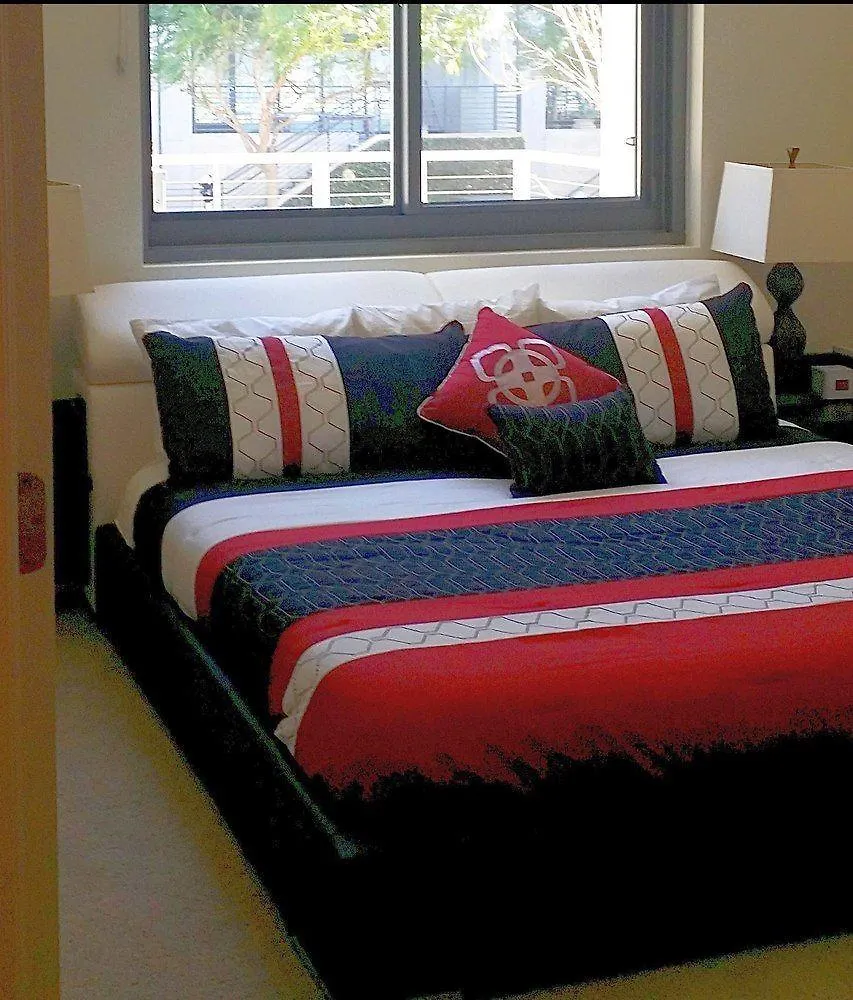 Hotel Corporate Suites In Downtown 2*