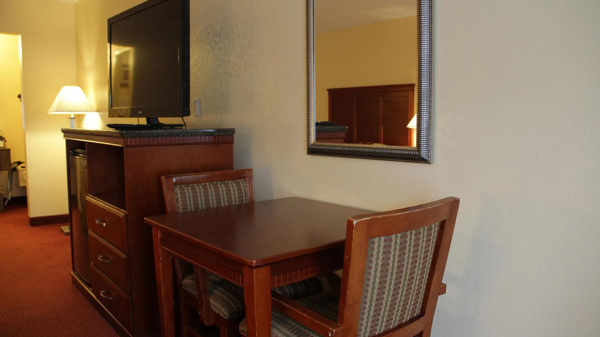 Iris - Mission Valley-san Diego Zoo-seaworld Hotel 2*