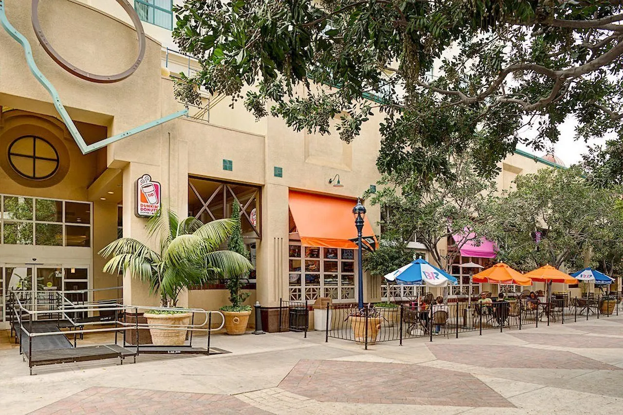 Hotel Embassy By Hilton Bay Downtown 3*