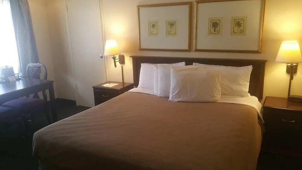 Mission Valley Hotel 3*