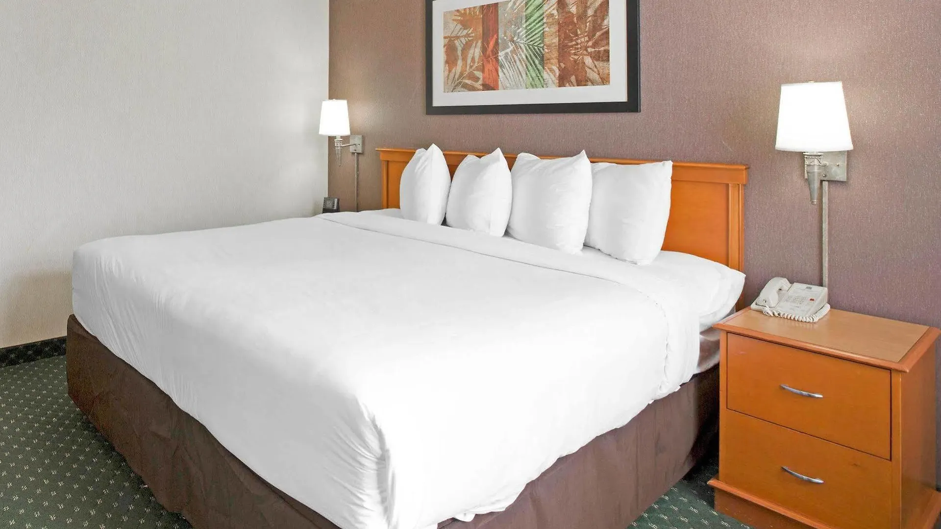 Ramada By Wyndham Hotel San Diego