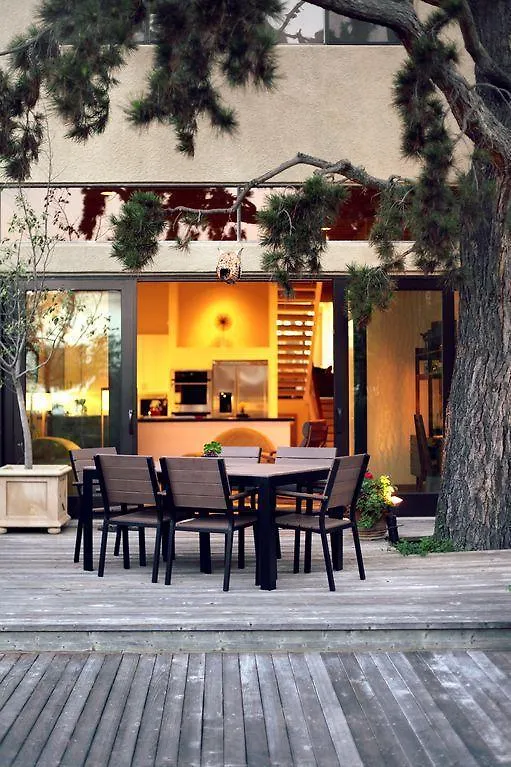 Bay View Modern - A Vhc Exclusive