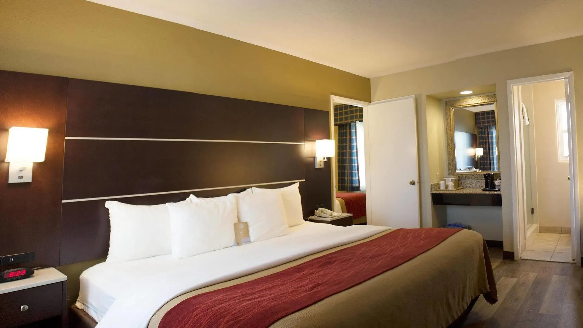 Inn Comfort Airport At The Harbor San Diego