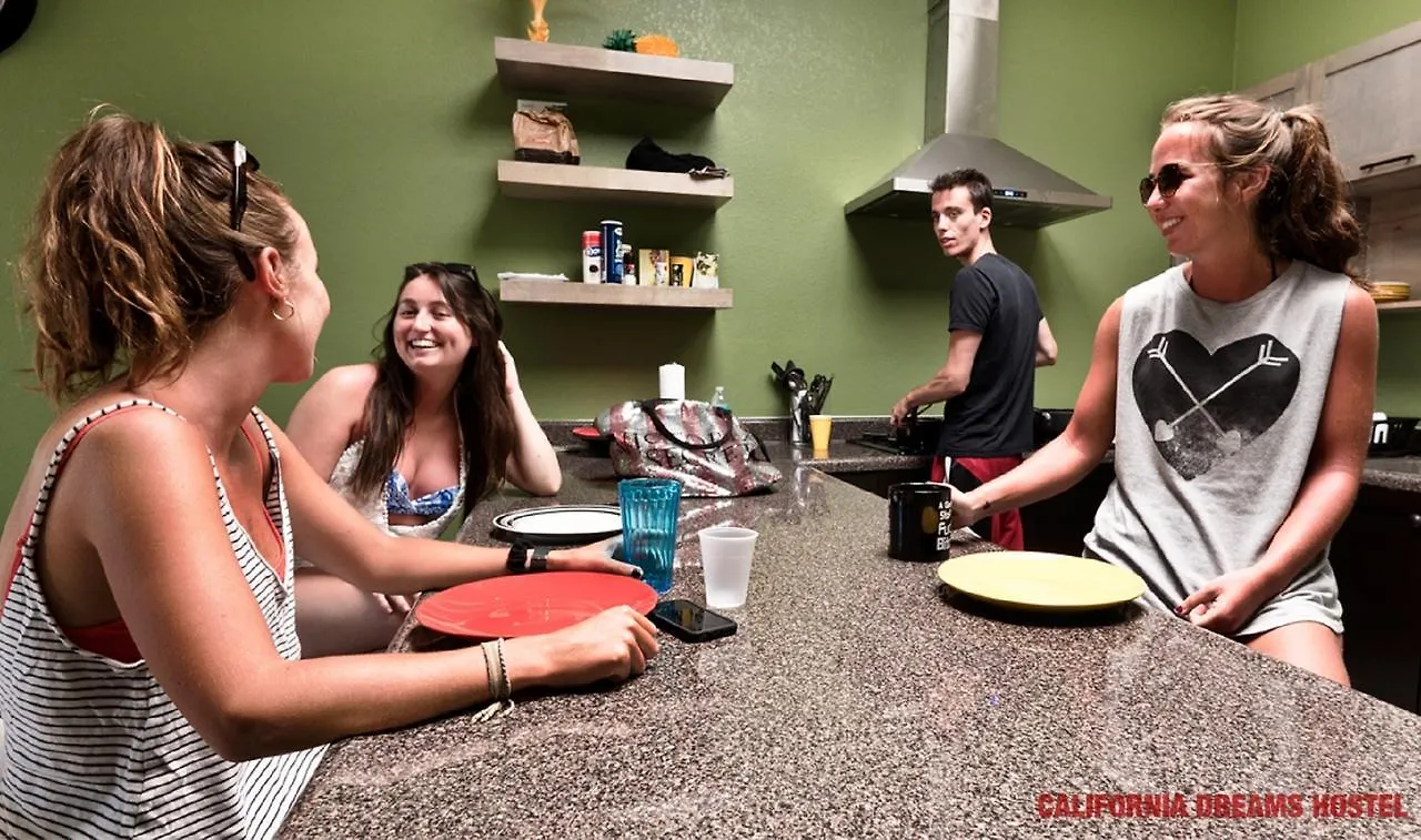 California Dreams - Pacific Hostel
