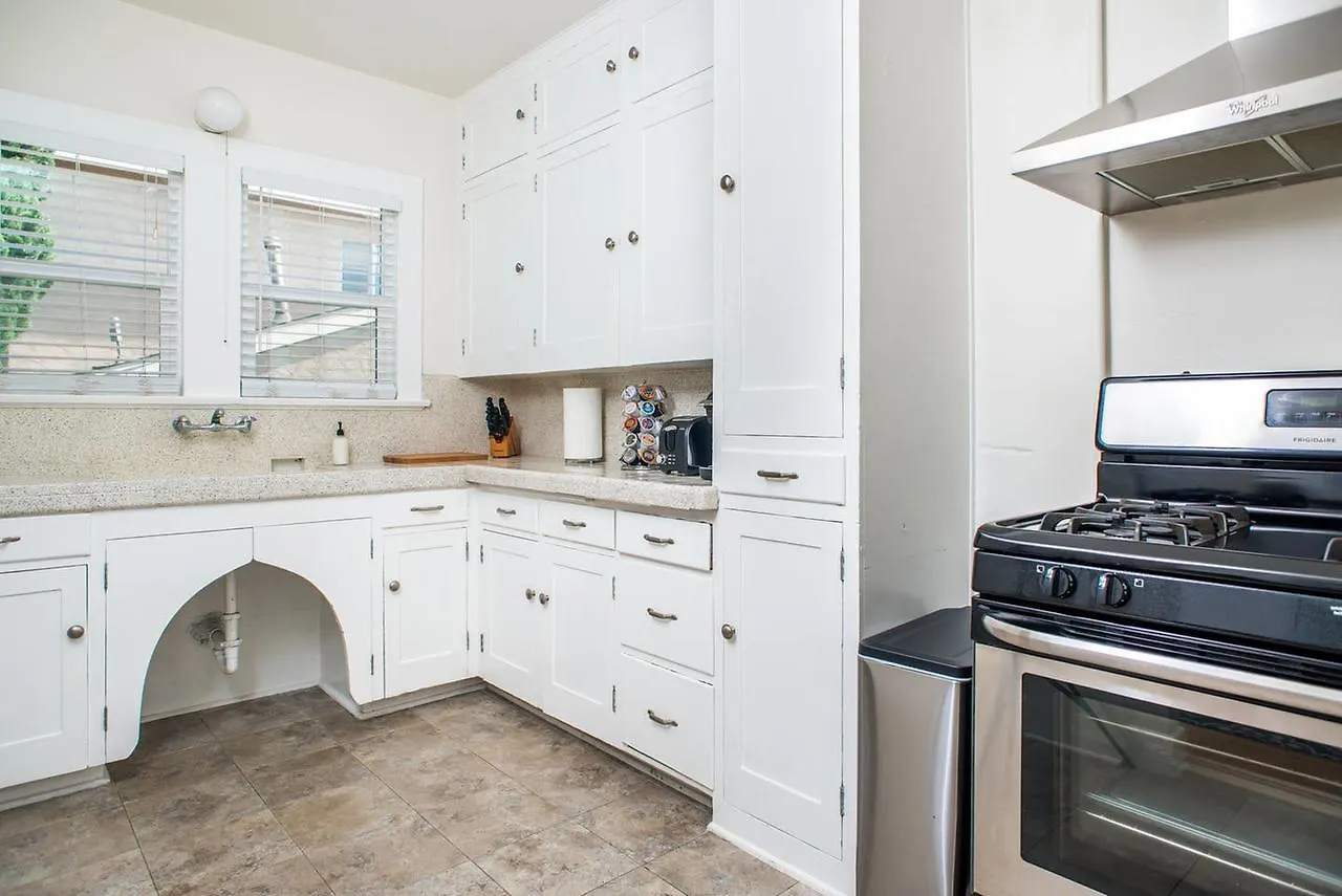 Hillcrest Two-bedroom Aparthotel *